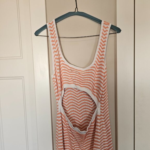 RNWY Open Back Slit Crochet Summer Cover up - Picture 3 of 4